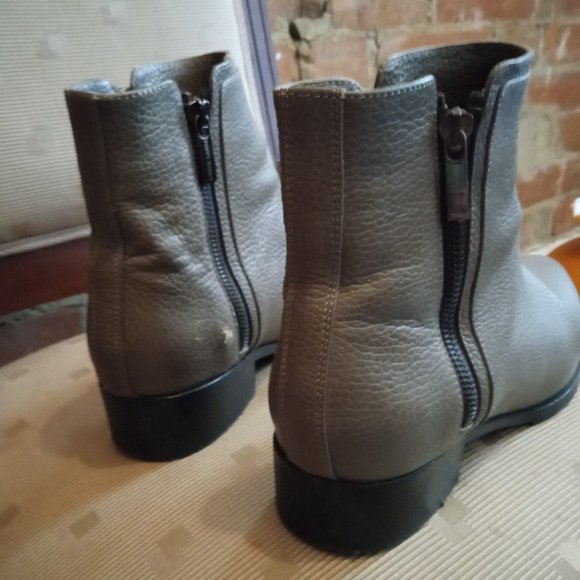 Poppy Barley Silver/Grey Genuine Leather Ankle Boots - Ethically Made in MX - Picture 3 of 9